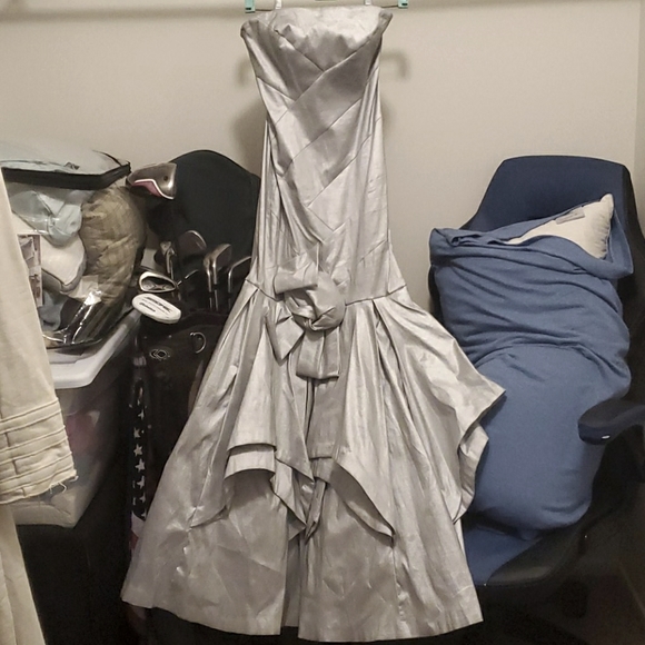 Jessica McClintock Silver mermaid formal dress - Picture 2 of 5